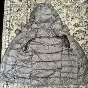Uniqlo Gray Puffer Vest